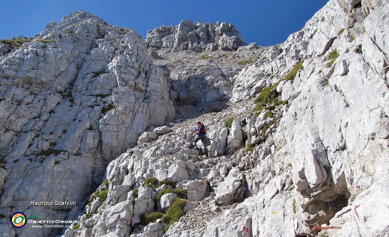 36 Il valloncello finale verso la vetta....JPG